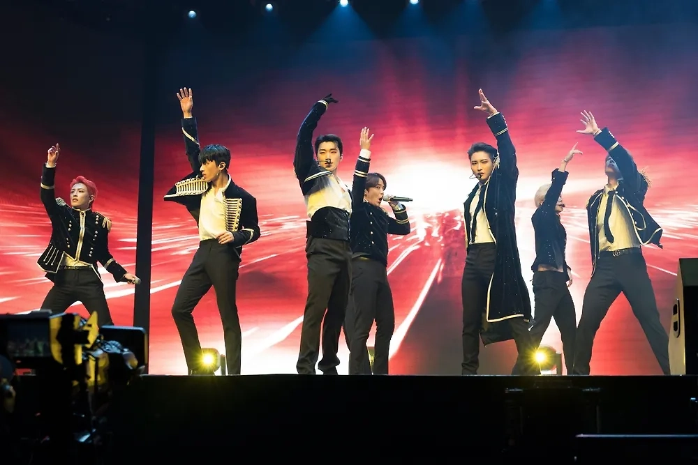 Растёт популярность корейской музыки у российской молодёжи. Обложка © Shutterstock / FOTODOM / Sam the Leigh