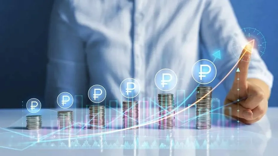 Осенью 2025 года некоторым категориям работников повысят зарплаты. Обложка © Shutterstock / FOTODOM / Miha Creative