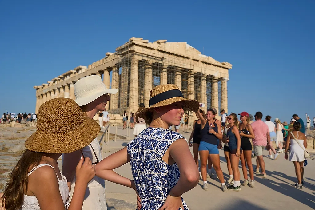 Обложка © ТАСС / AP / Petros Giannakouris