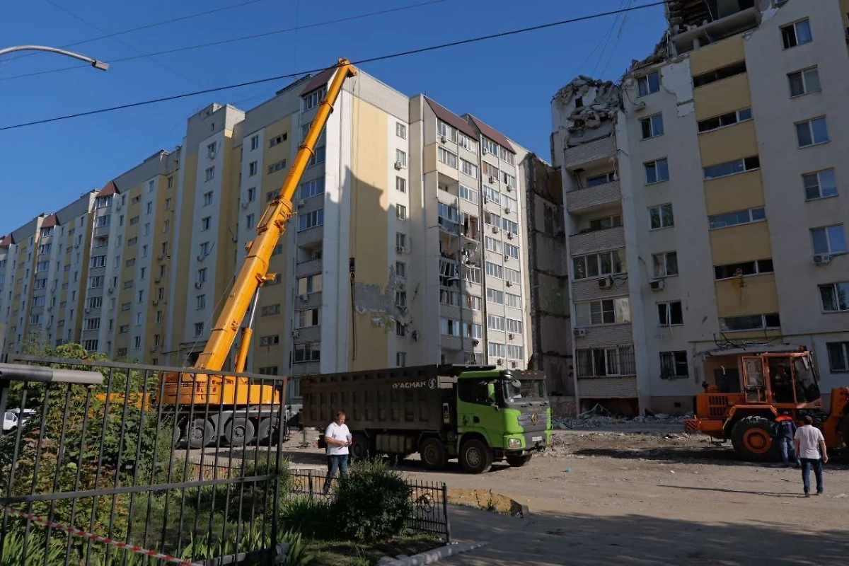 Последствия взрыва газа в многоквартирном доме в Саратове. Обложка © Telegram / Роман Бусаргин