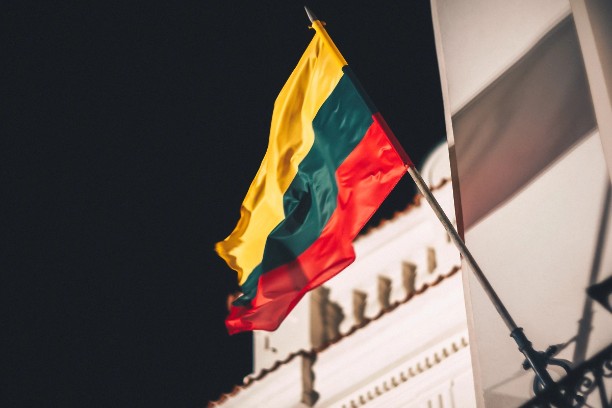 Обложка © Shutterstock / FOTODOM / A. Aleksandravicius