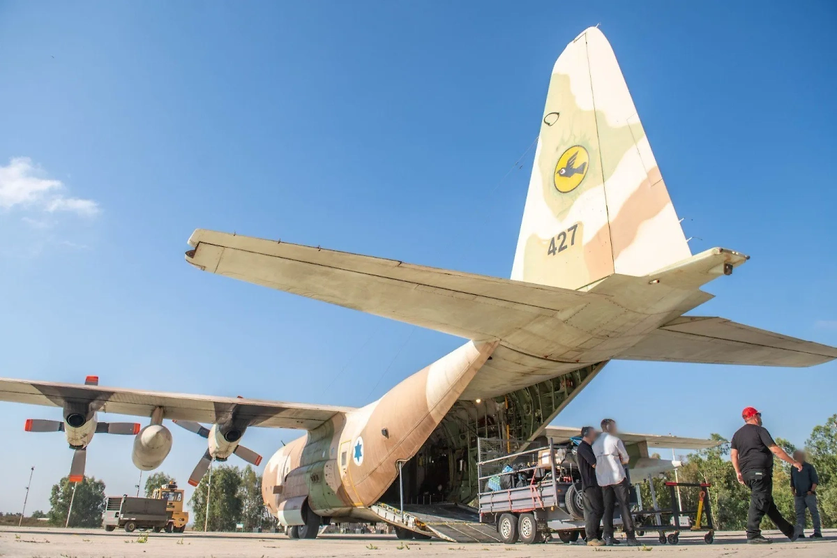 Израильский самолёт. Обложка © Пресс-служба ЦАХАЛ