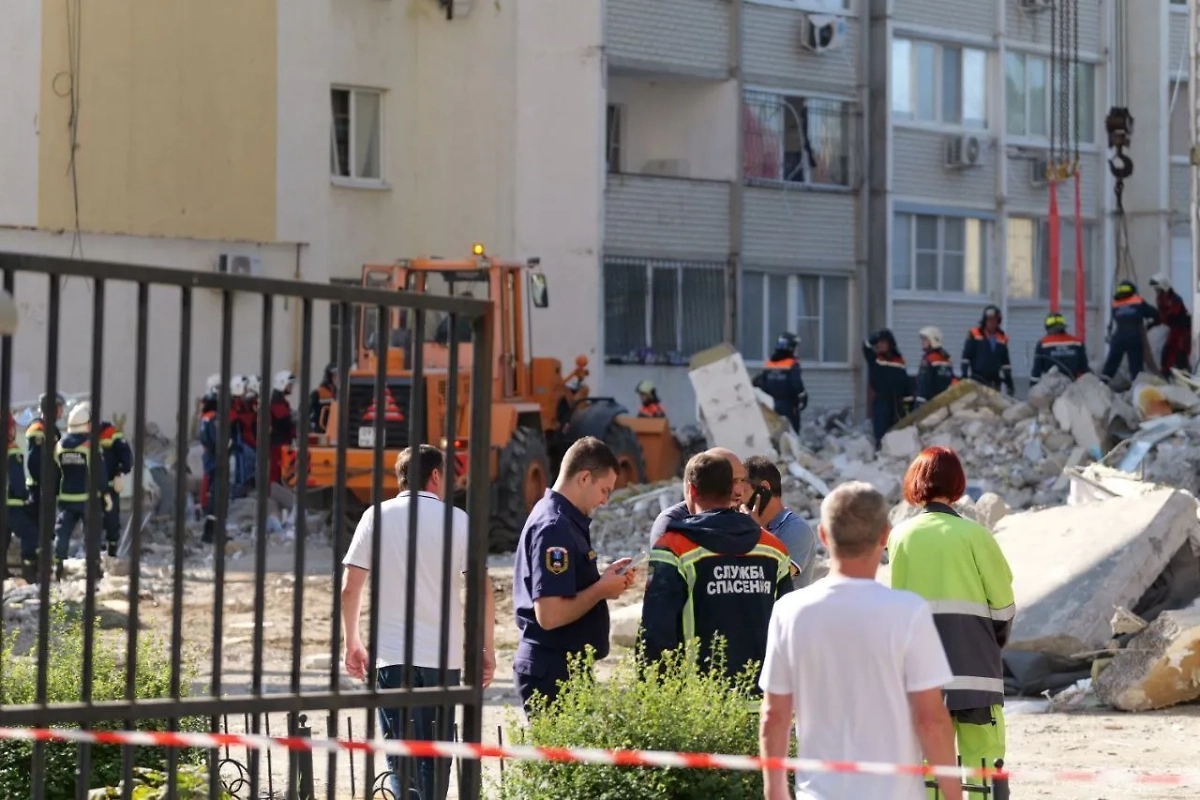 Последствия взрыва газа в многоквартирном доме в Саратове. Обложка © Telegram / Роман Бусаргин