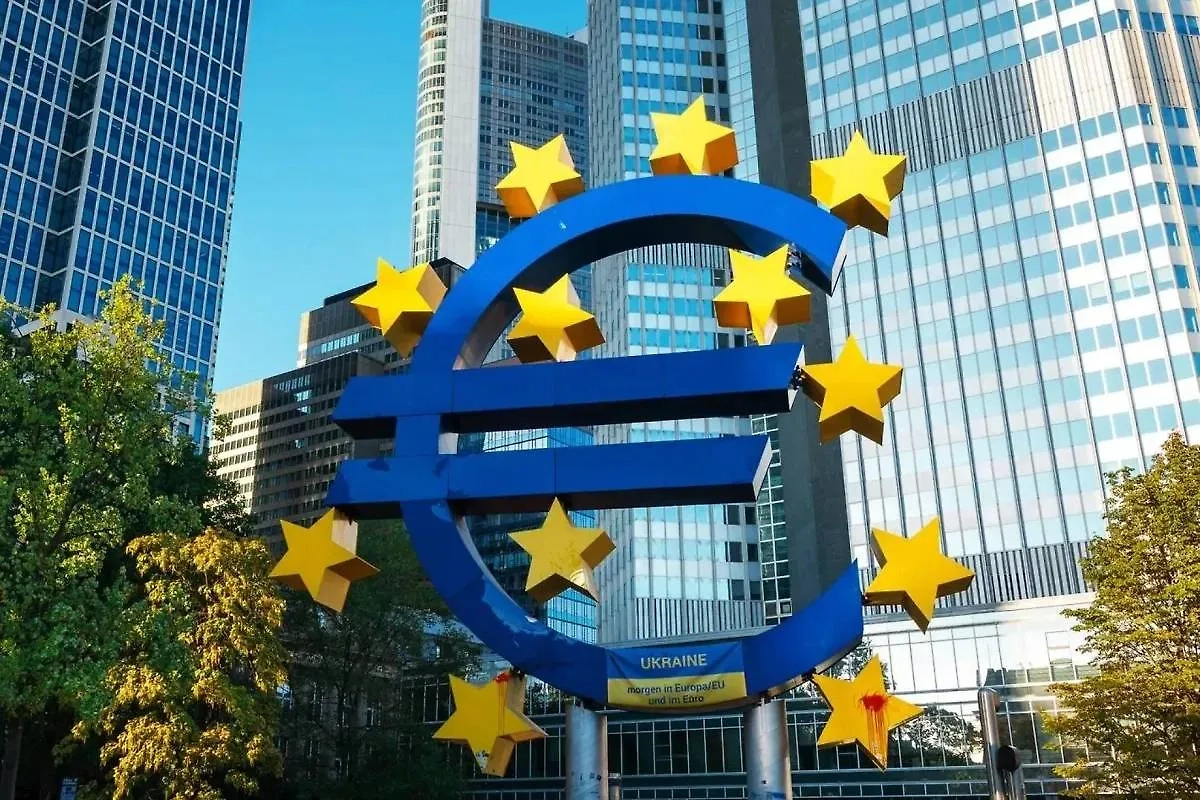 Обложка © freepik / frimufilms