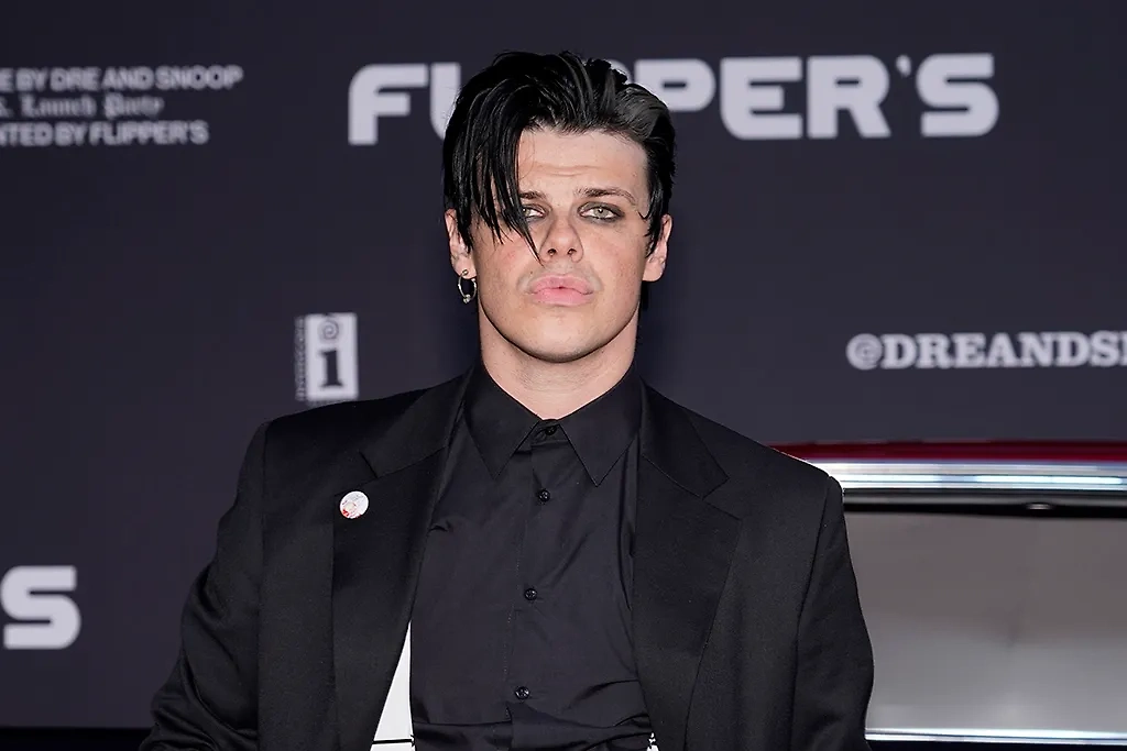 Вообще-то Yungblud выглядит идеальным кандидатом на роль наследника Оззи. Не такой скучный, как продюсеры, но и не коммерческий душегуб типа Трэвиса Скотта. Фото © ТАСС / Alberto Pezzali