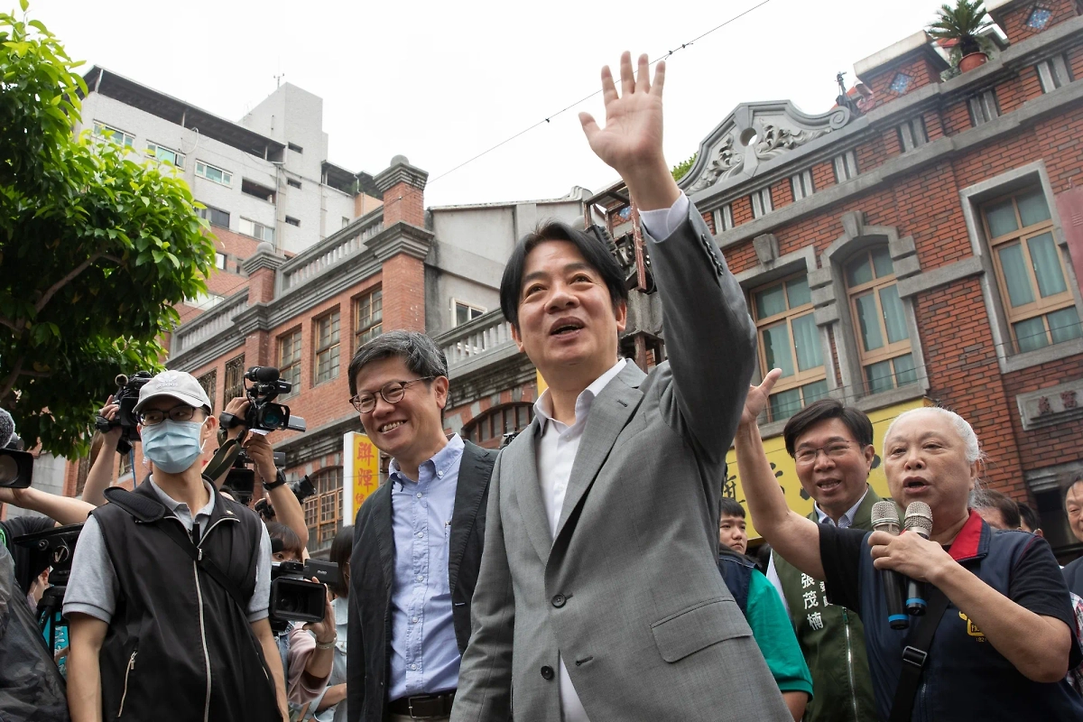 Лай Циндэ. Обложка © Shutterstock / FOTODOM / jamesonwu1972