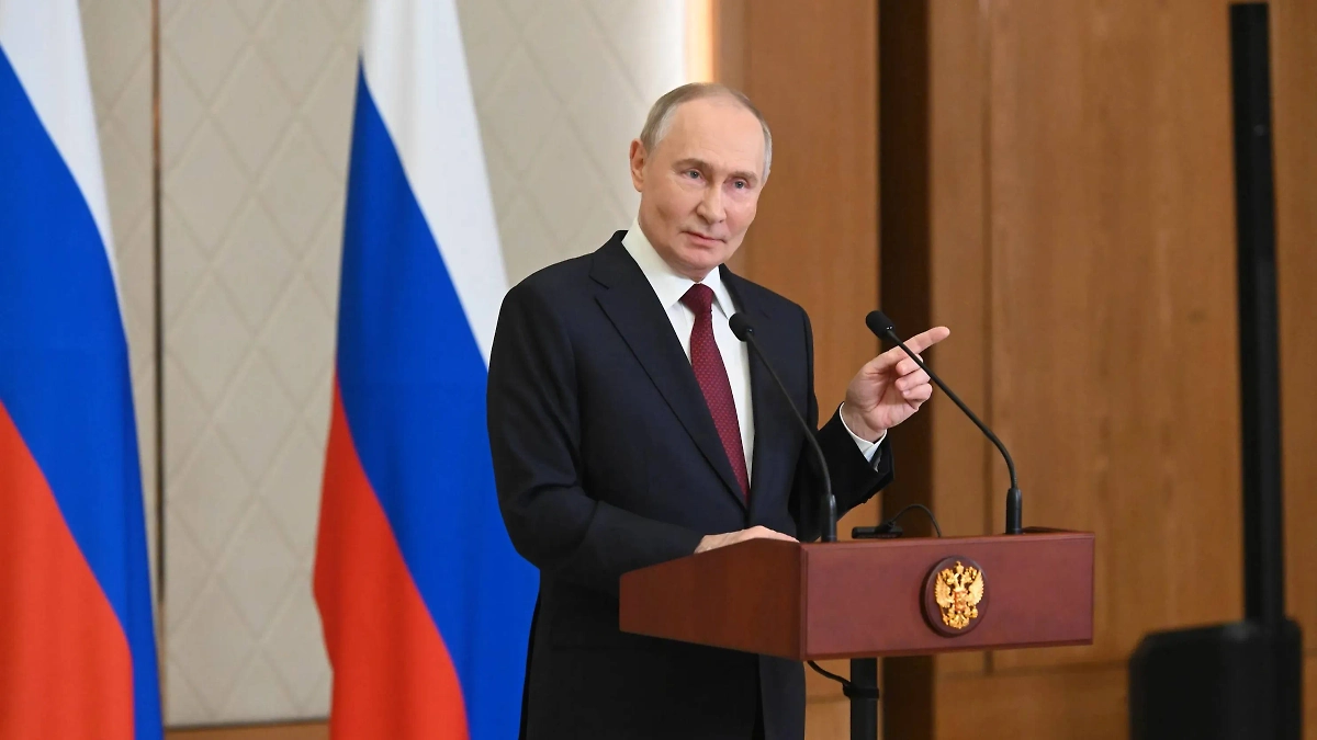 Президент РФ Владимир Путин. Обложка © Life.ru