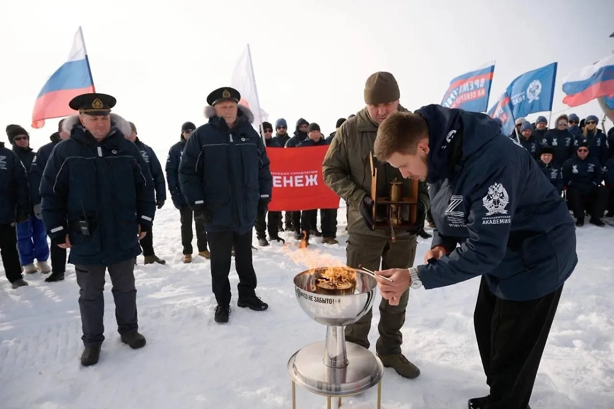 Зажжение Вечного огня. Фото © Предоставлено пресс-службой программы «Время героев»