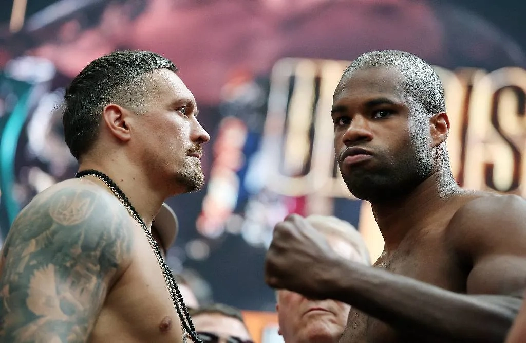 Александр Усик и Даниель Дюбуа. Обложка © ТАСС / EPA