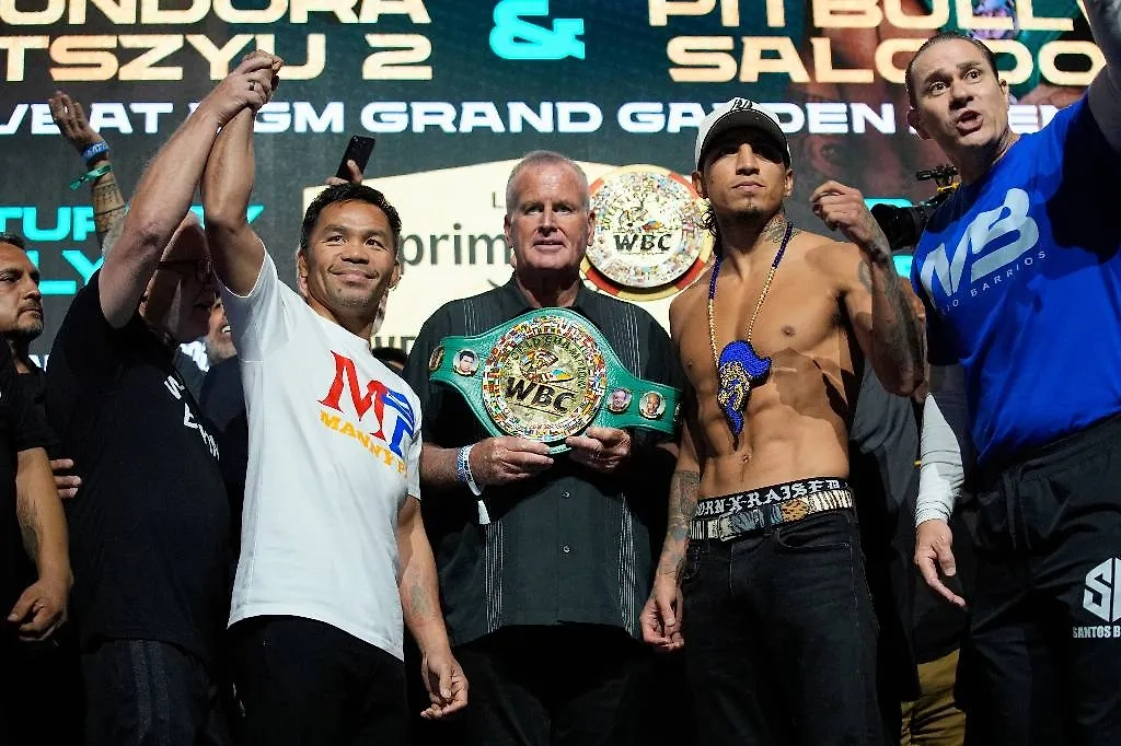 Мэнни Пакьяо и Марио Барриос. Обложка © ТАСС / AP