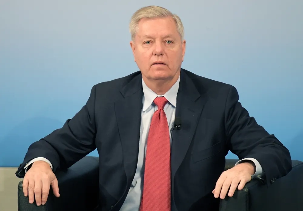 Линдси Грэм*. Обложка ©  РИА Новости / Григорий Сысоев