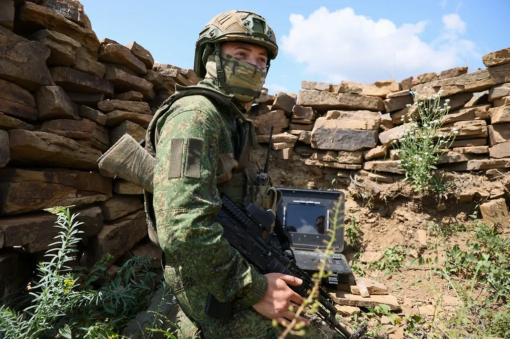 Выплаты участникам СВО в 2025 году — что положено. Обложка © ТАСС / Александр Река