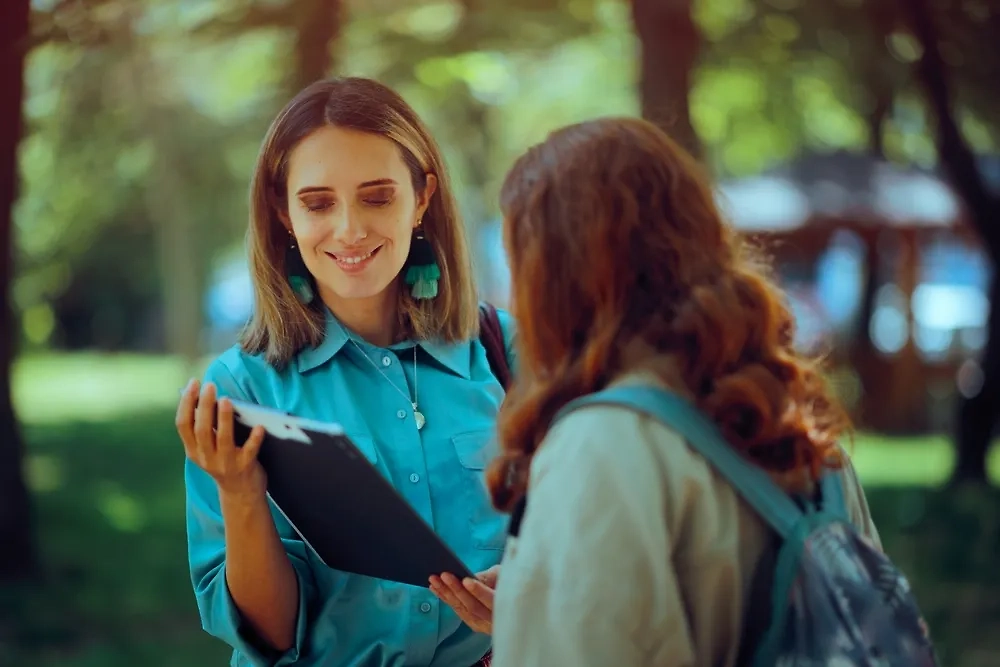 Благотворительные аферы и поддельные сборы в социальных сетях. Фото © Shutterstock / FOTODOM / Nicoleta Ionescu