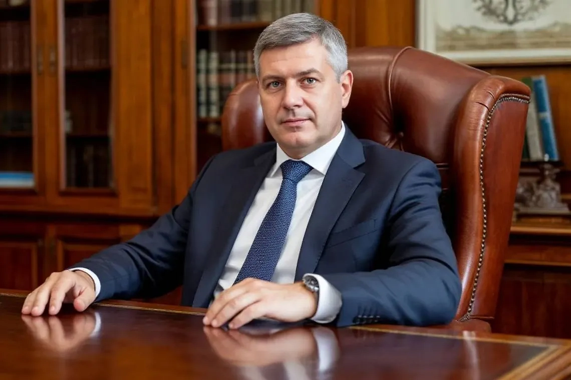 Начальник. Обложка © Шедеврум / Life.ru