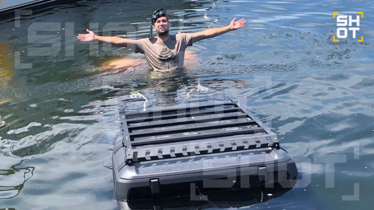 Приморский водитель утопил свой внедорожник. Фото © Telegram/ SHOT