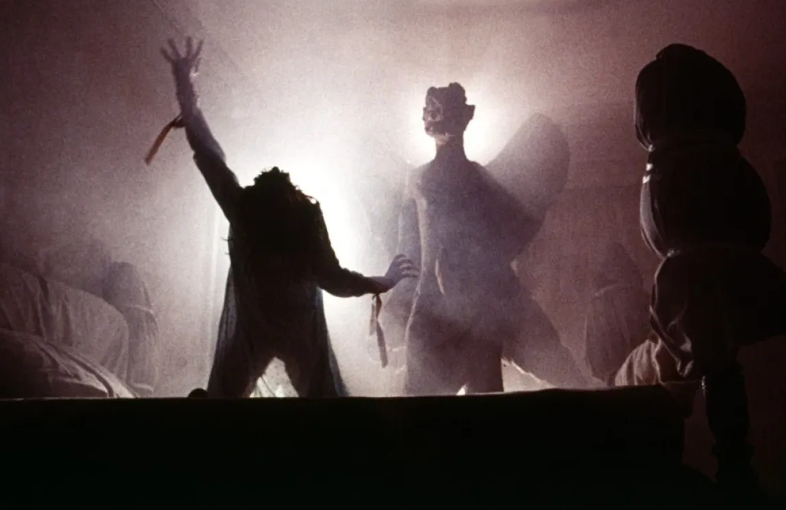 Почему на съёмках «Изгоняющего дьявола» и «Омена» происходили трагедии. Фото © Кадр из фильма «Изгоняющий дьявола», режиссёр Уильям Фридкин, сценарист Уильям Питер Блэтти / Kinopoisk