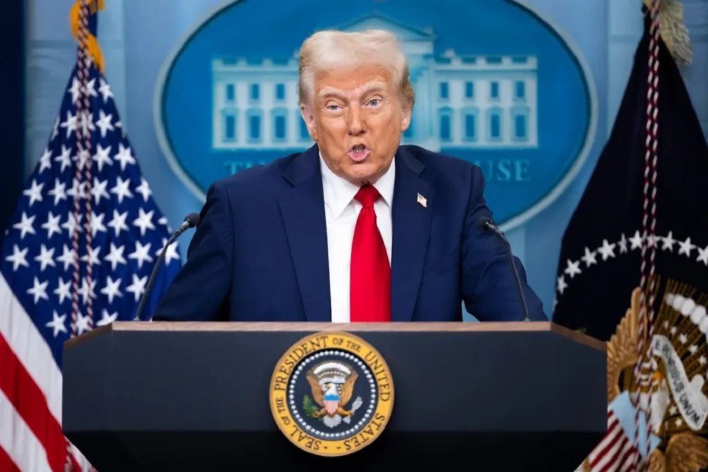 Дональд Трамп. Обложка © Shutterstock / FOTODOM / Joshua Sukoff