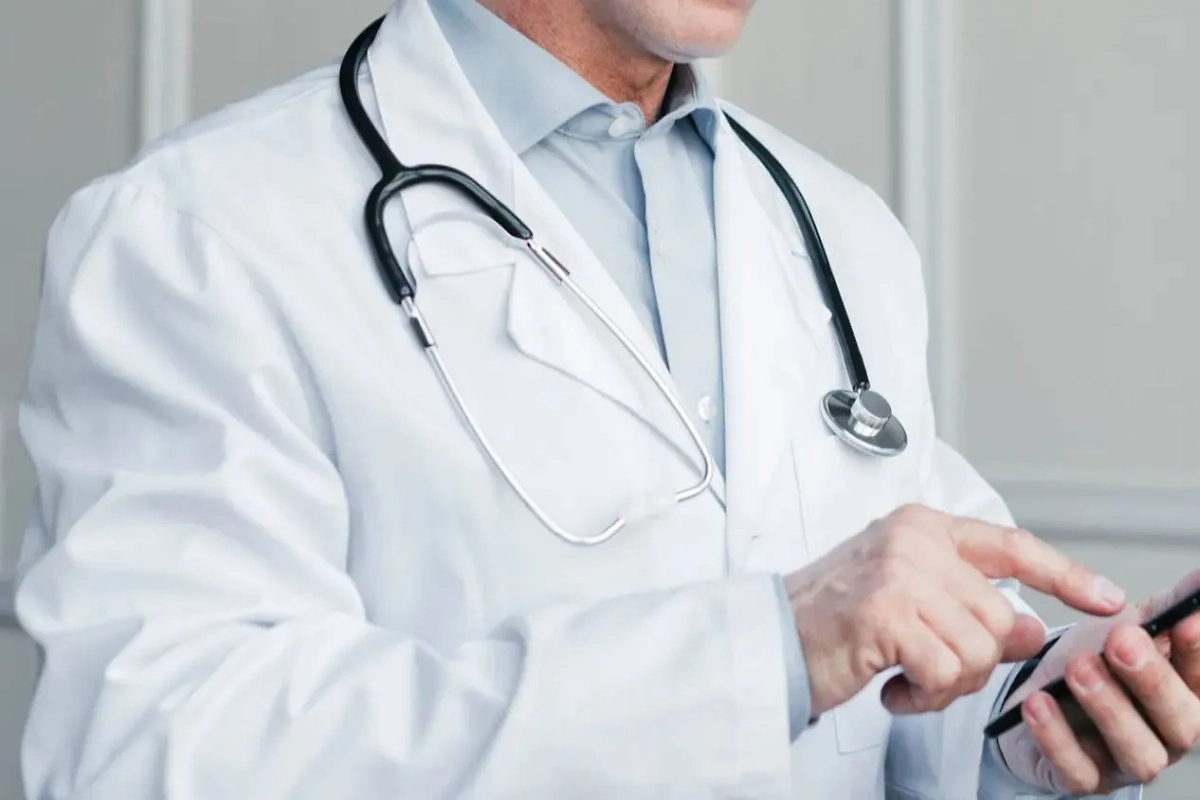 Врач. Обложка © freepik