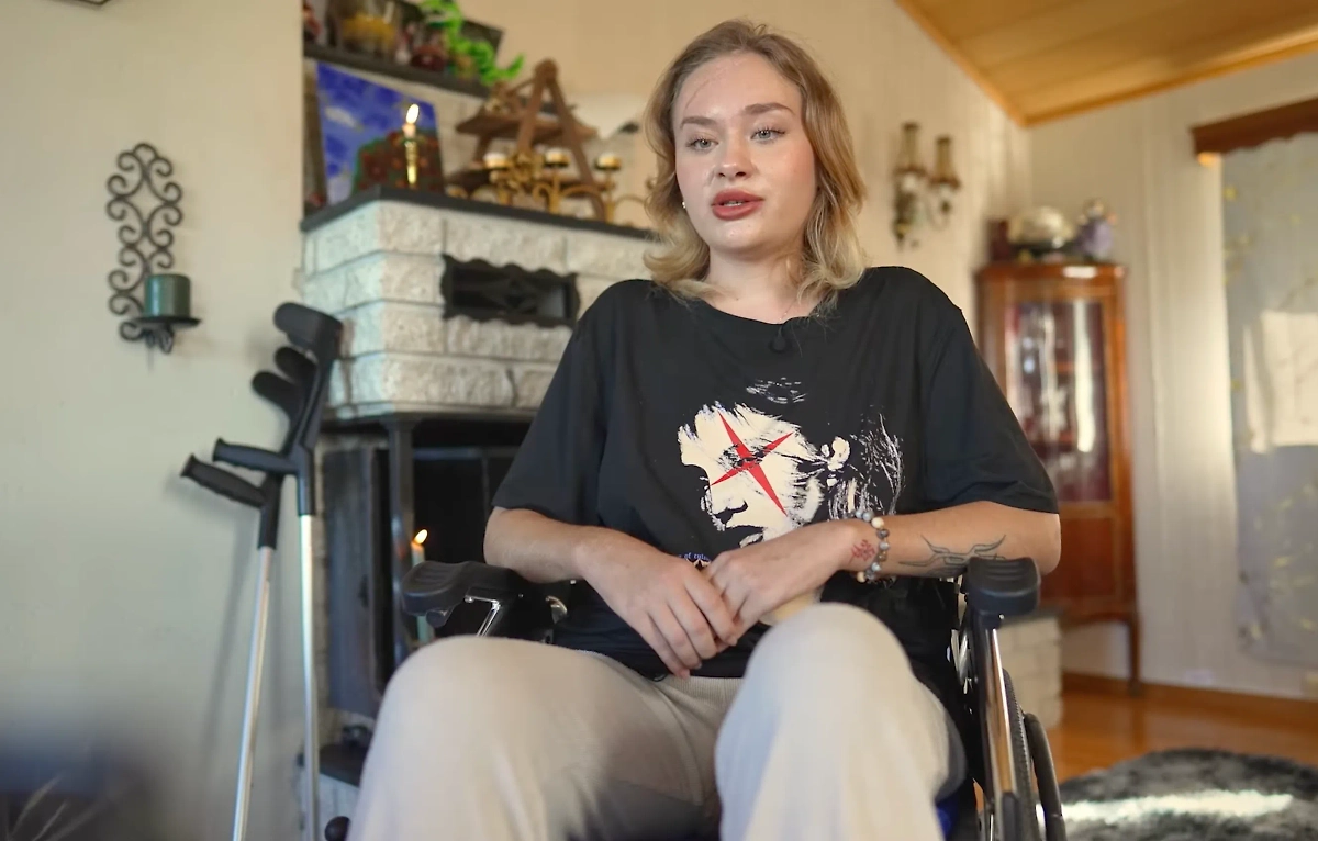 Теперь Мария Ковальчук инвалид. Она передвигается в коляске. Фото © Youtube / Осторожно: Собчак