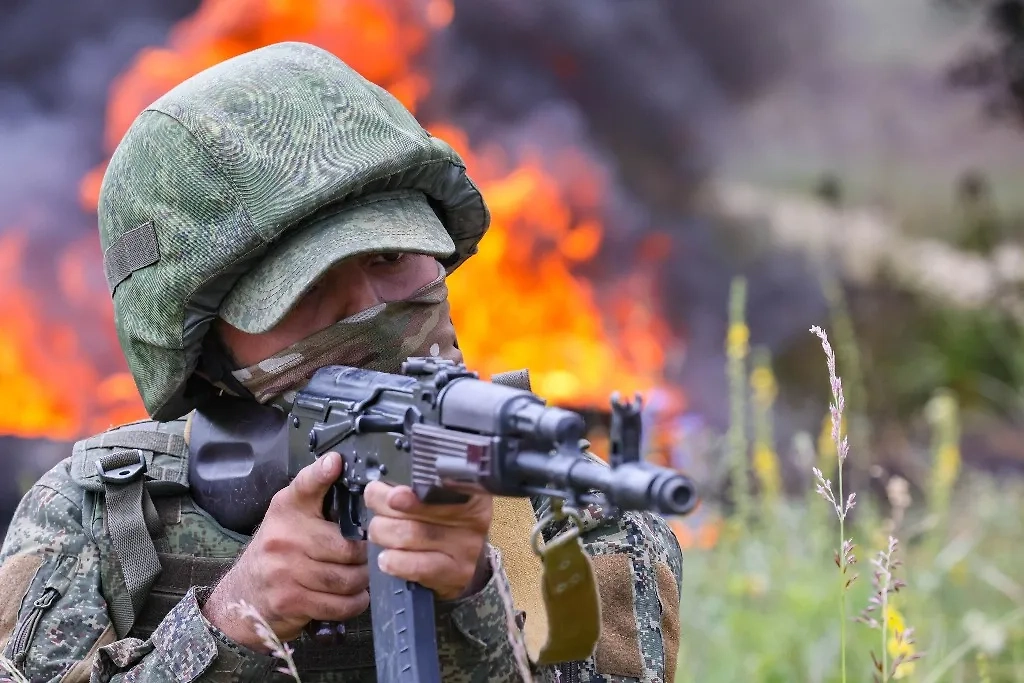 Армия России продолжает уничтожать позиции ВСУ на Красноармейском направлении. Обложка © ТАСС / Александр Река