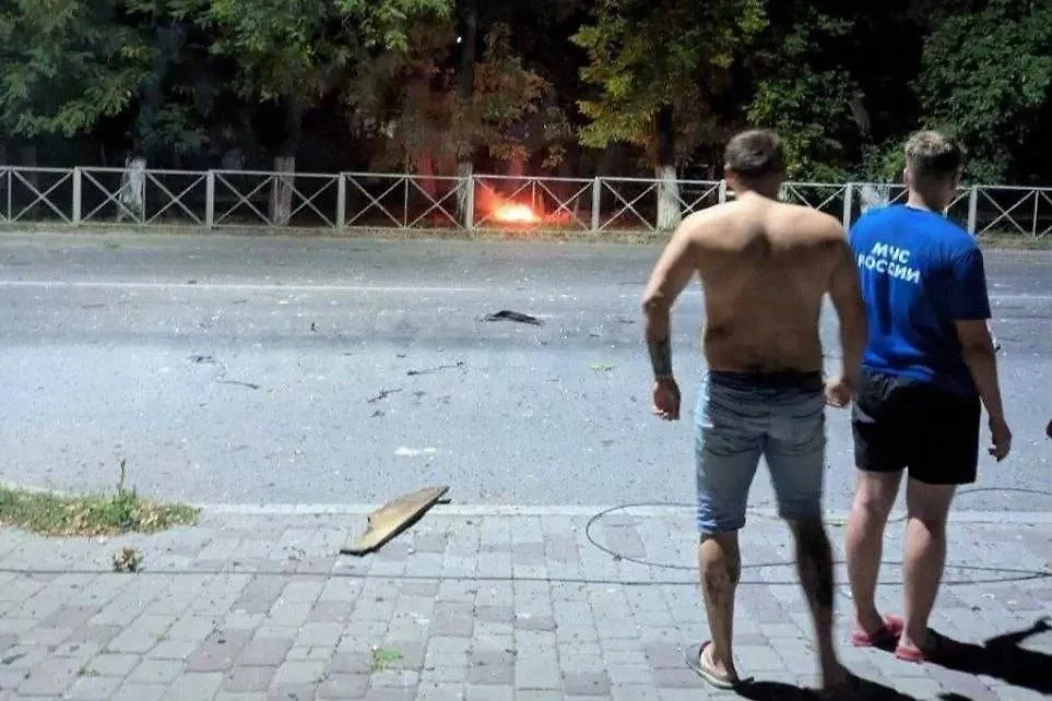 Падение дрона в Новочеркасске Ростовской области. Обложка © Telegram / РОСТОВ ГЛАВНЫЙ - РОСТОВ НОВОСТИ