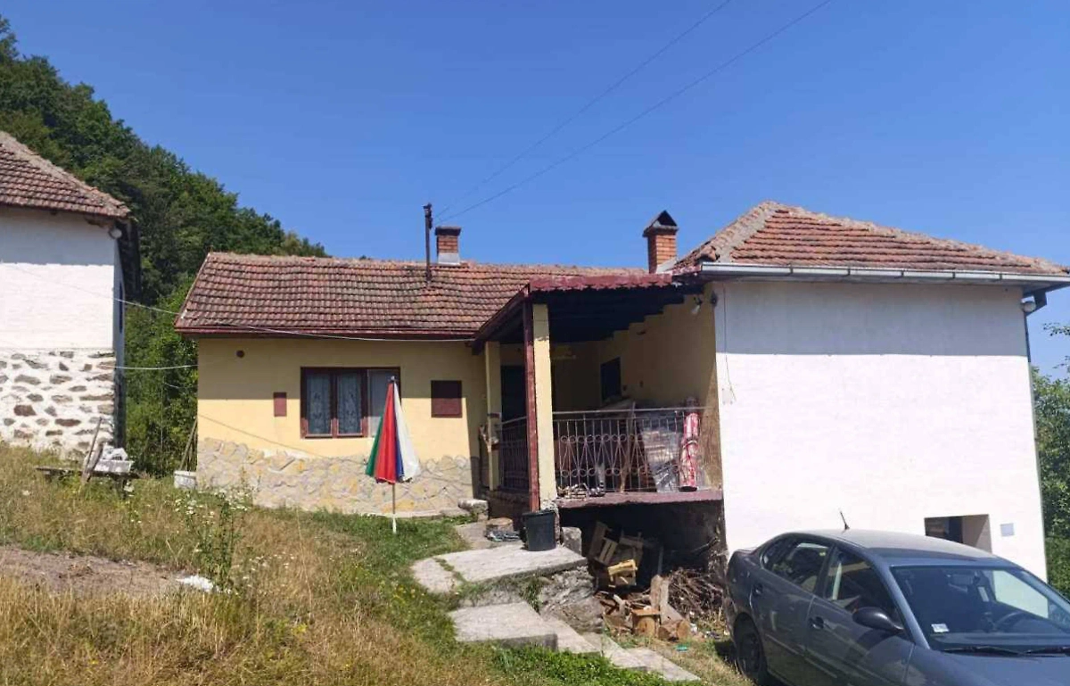 Дом, где произошла трагедия. Фото © Полиция Сербии