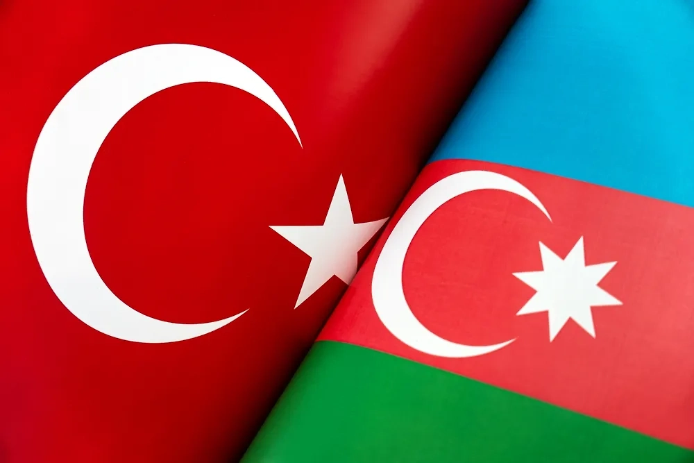 Обложка © Shutterstock / FOTODOM / melnikov dmitriy