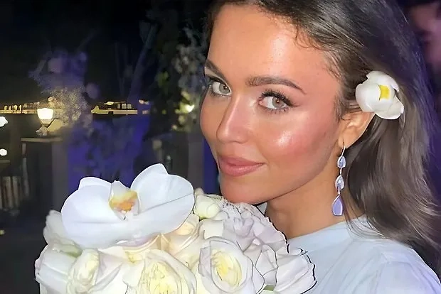 Мишель Рапопорт. Обложка © Instagram (соцсеть запрещена в РФ; принадлежит корпорации Meta, которая признана в РФ экстремистской) / mnrapoport