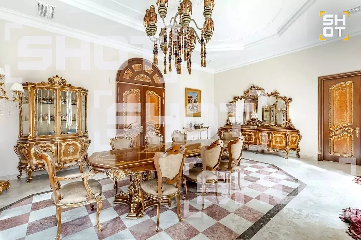 Роскошный особняк Гейдара Алиева в элитном коттеджном посёлке в Подмосковье. Фото © Telegram / SHOT