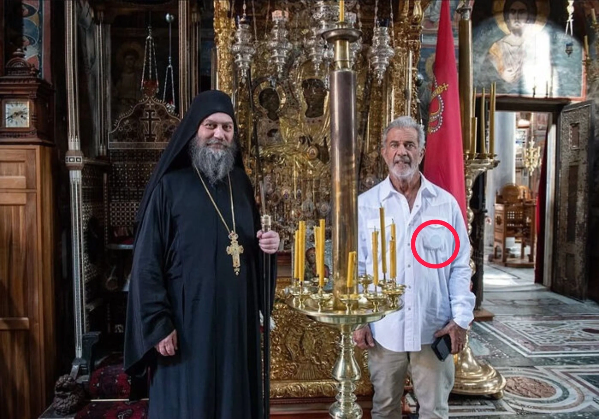 Мел Гибсон гостит в сербском монастыре на Афоне. Обложка © «Православие.ru»  