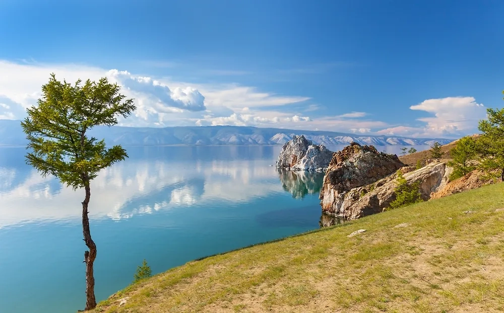 Озеро Байкал — это просто классика. Каждый россиянин должен побывать там хотя бы раз в жизни. Фото © Shutterstock / FOTODOM / Katvic