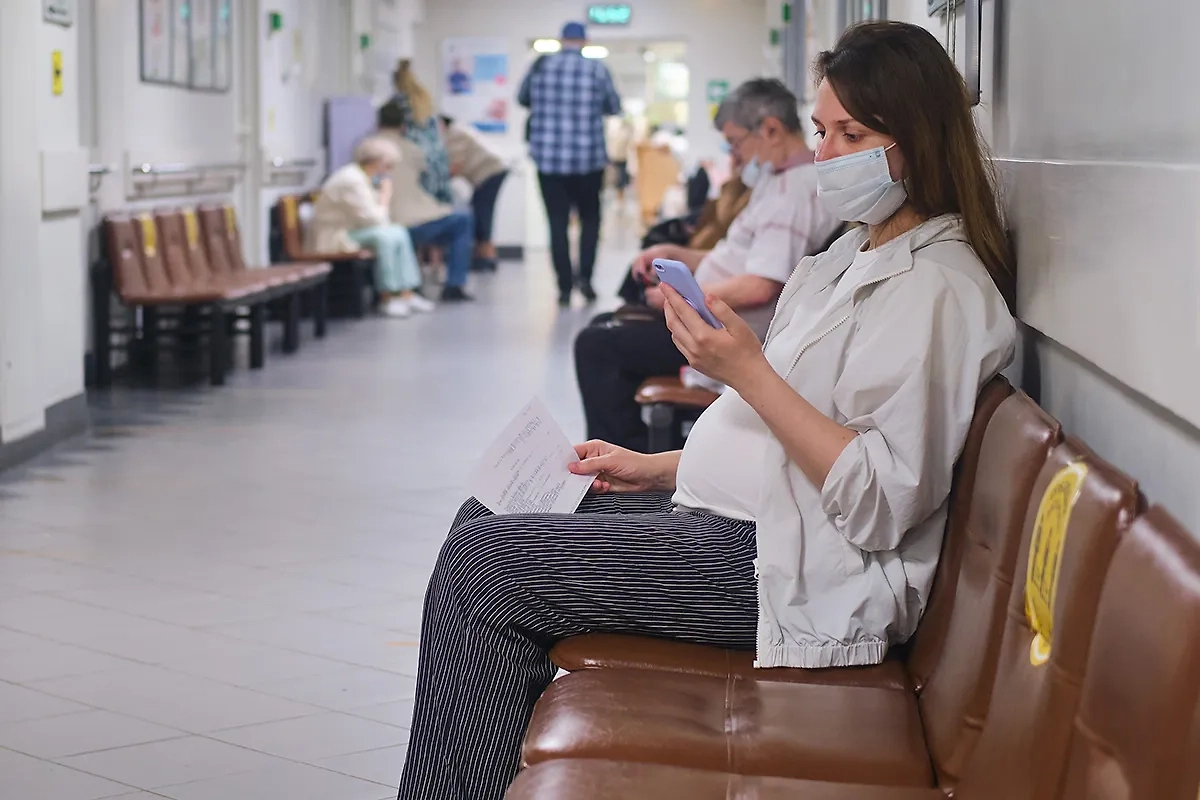 Мы знаем, сколько денег дадут за декретный отпуск и сколько дней он продлится. Теперь пора его оформить. Фото © Shutterstock / FOTODOM / Zhuravlev Andrey