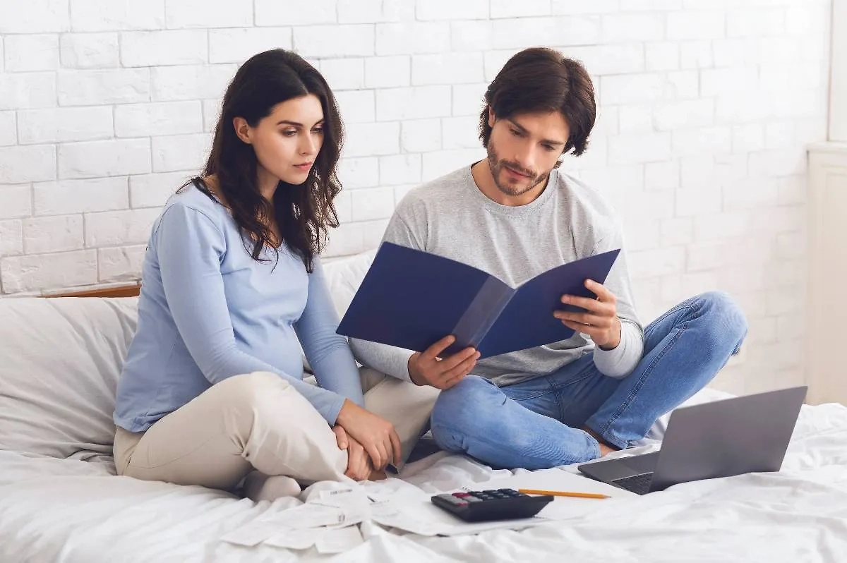 Мы поняли, сколько длится декретный отпуск. Выплаты? Расчёт? Сколько будет денег у молодой семьи? Фото © Shutterstock / FOTODOM / Prostock-studio