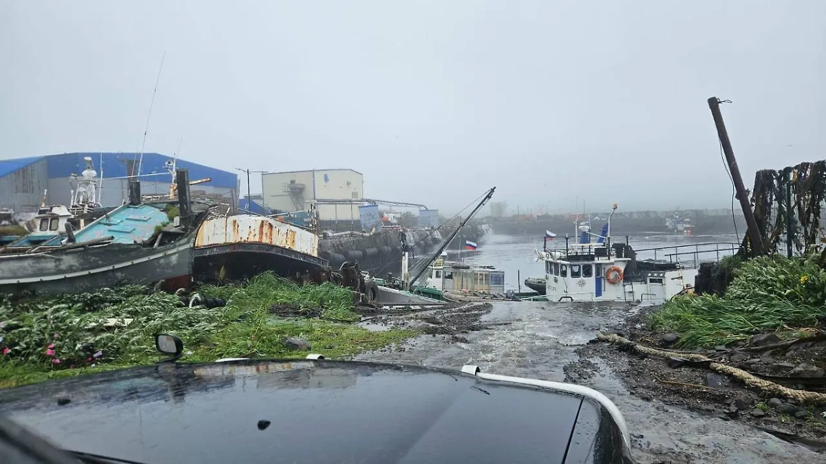 Последствия цунами после землетрясения в Северо-Курильске. Фото © Telegram / SakhShip