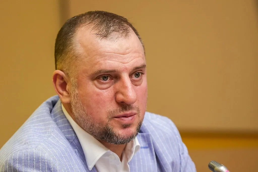 Апти Алаудинов. Обложка © ТАСС / Наталья Шатохина