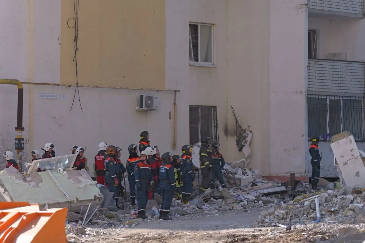 Последствия взрыва газа в многоквартирном доме в Саратове. Обложка © Telegram / Роман Бусаргин