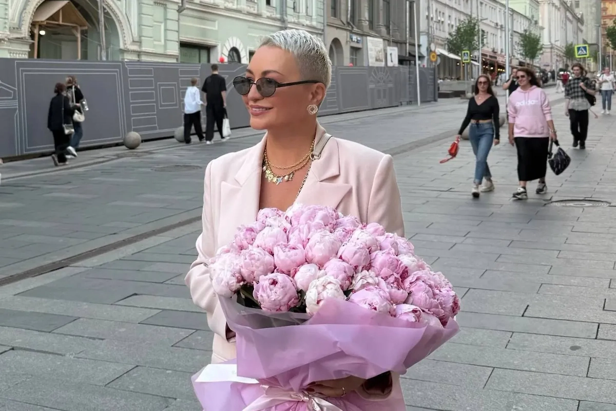 Катя Лель. Обложка © VK / Катя Лель