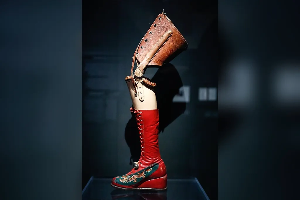 Фрида Кало маскировала свои травмы яркой обувью и национальными нарядами. Фото © ТАСС / Mohammed Badra