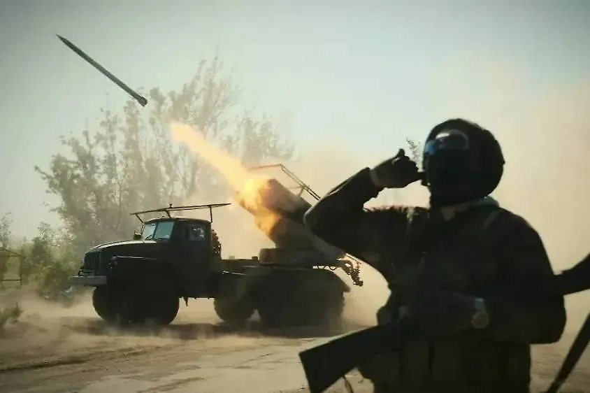 Взрывы произошли в Хмельницкой области. Обложка © Telegram / Минобороны России