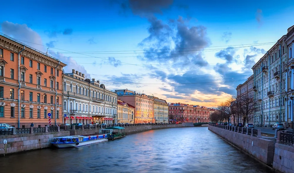 Обложка © Shutterstock / FOTODOM / Christophe Faugere