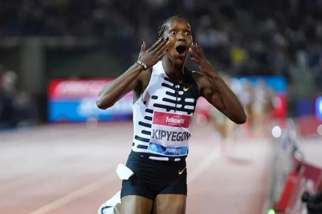 Фейт Кипьегон. Обложка © X / KIPCHUMBA MURKOMEN, E.G.H