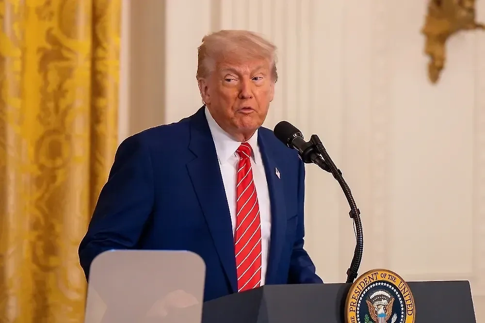 Дональд Трамп. Обложка © Shutterstock / FOTODOM / Joey Sussman