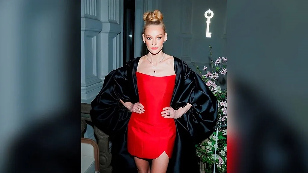 Светлана Ходченкова. Обложка © Instagram (признан экстремистской организацией и запрещён на территории Российской Федерации) / cluev.ru