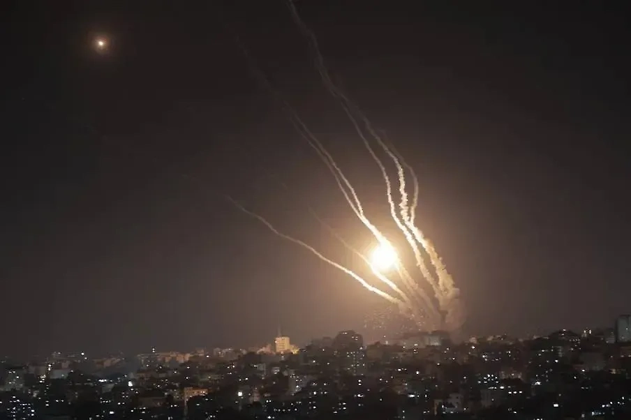 Обложка © Shutterstock / FOTODOM / Anas-Mohammed