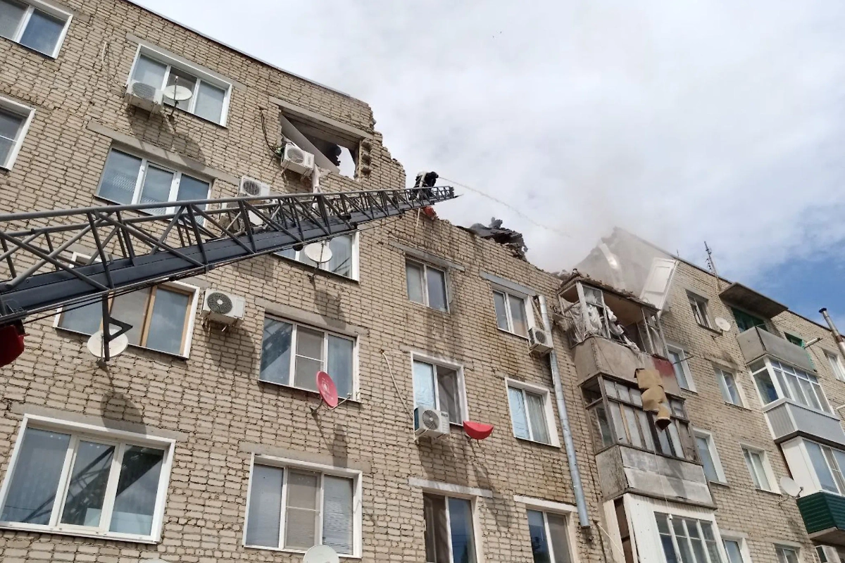 Пятиэтажка в Ершове, где произошёл взрыв газа. Фото © Telegram/Роман Бусаргин