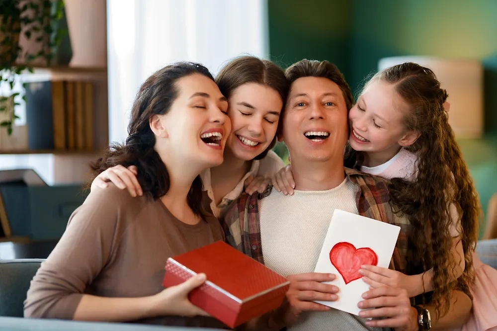 Поздравление с Днём семьи 8 июля: что сказать своими словами. Фото © Shutterstock / FOTODOM / Yuganov Konstantin