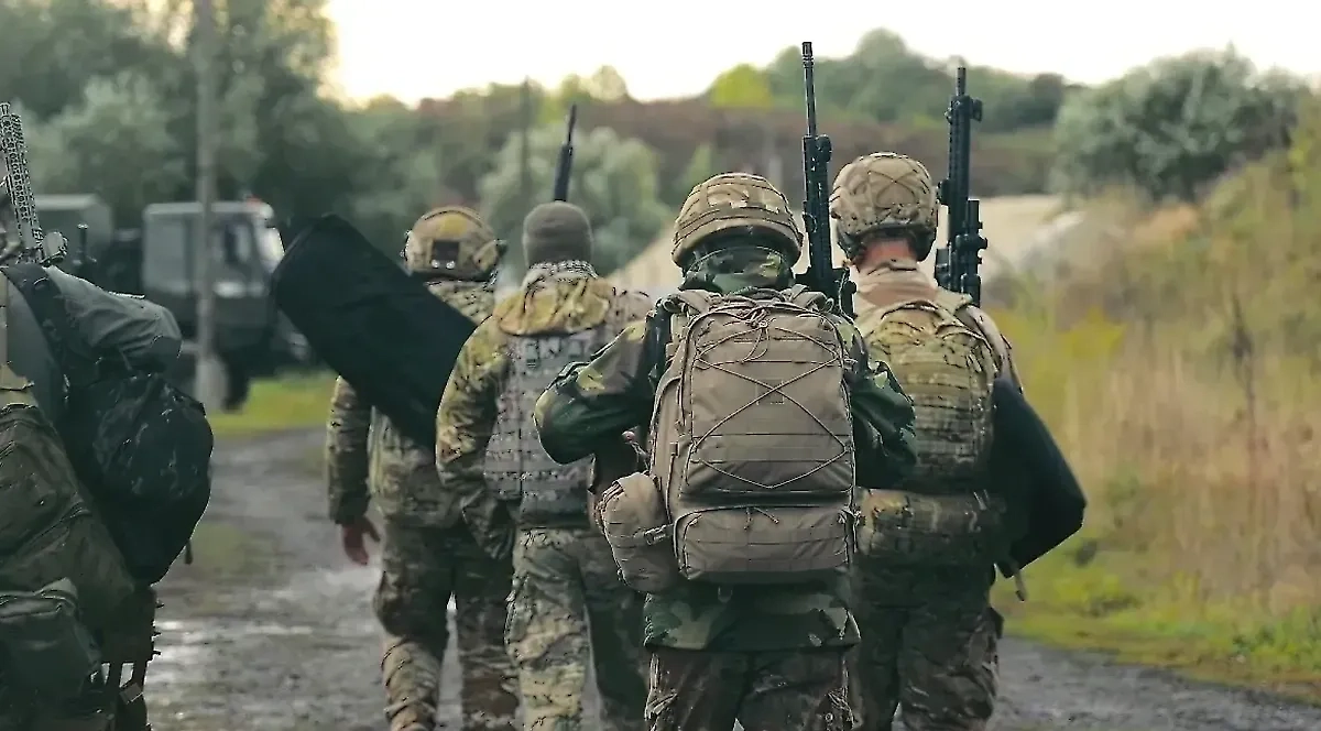 Военные. Обложка © Shutterstock / FOTODOM / Ira.foto.2024