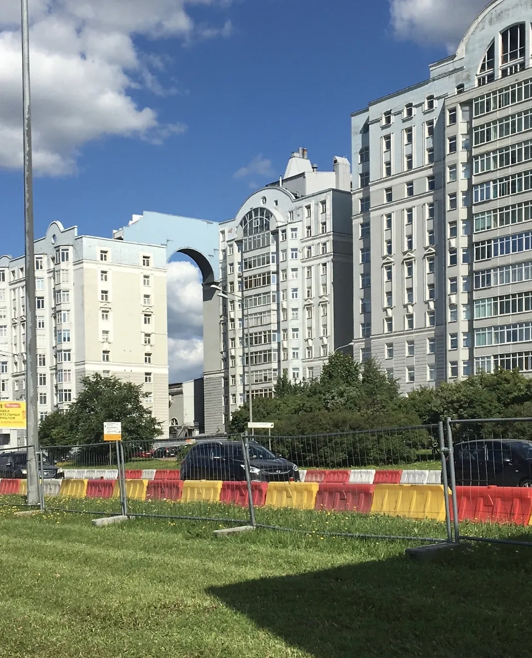 ЖК «Большой дом на Неве», где у семьи Старовойта есть жильё.  Фото © 2gis