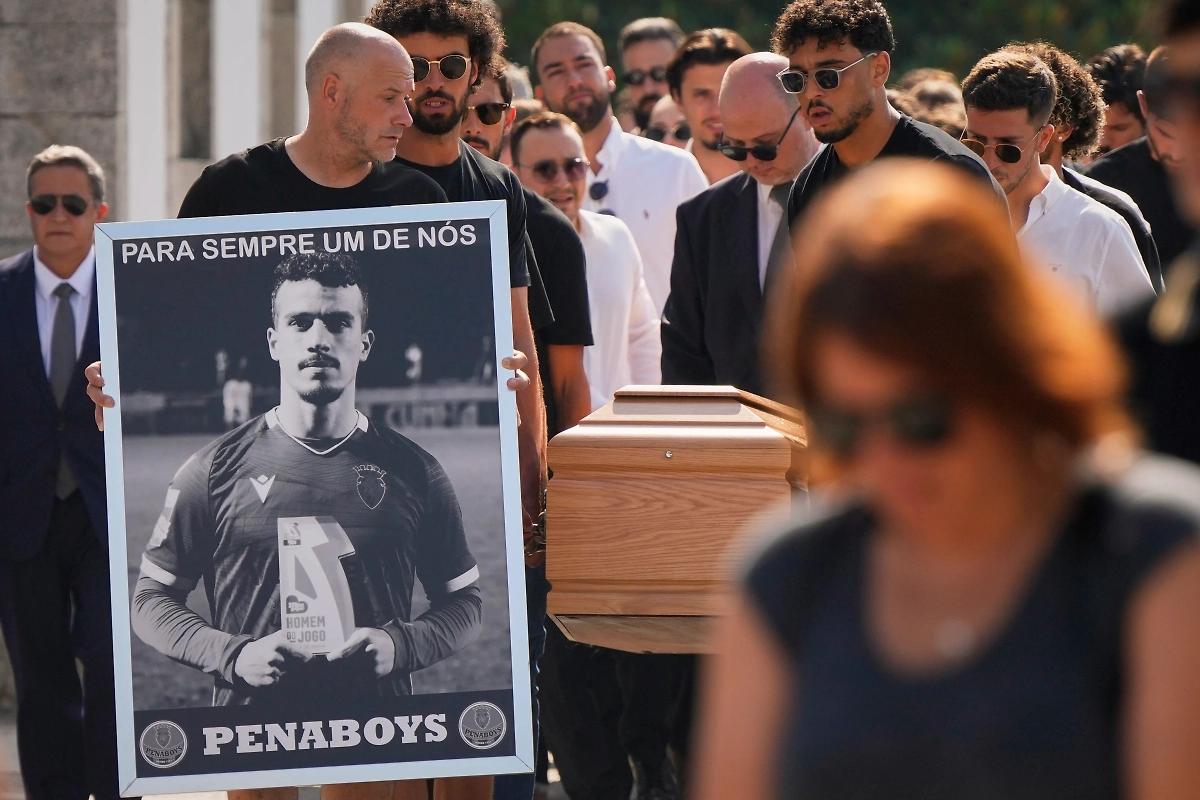 Похороны Диогу Жоты. Обложка © ТАСС / AP