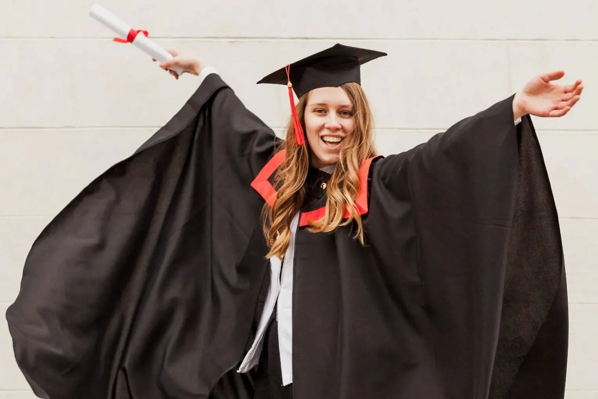 Выпускница. Обложка © freepik